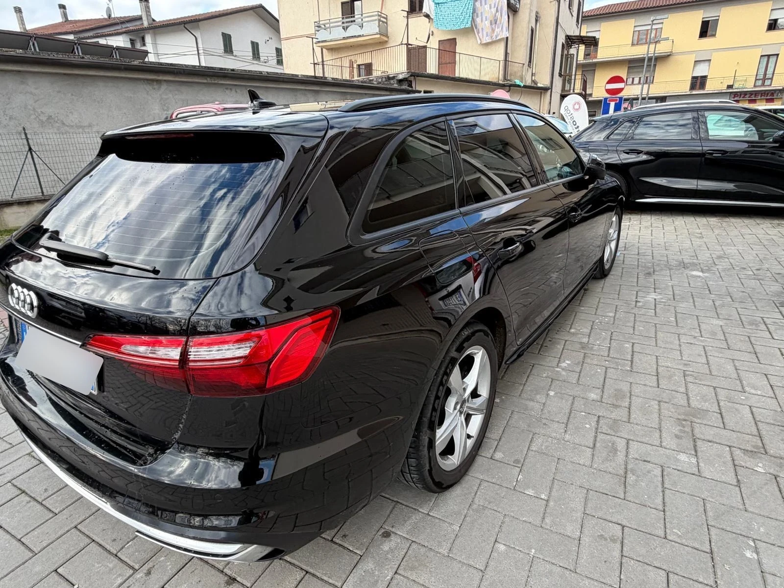 Audi A4 2.0 TDI Avant Automatic, снимка 2 - Автомобили и джипове - 54555103