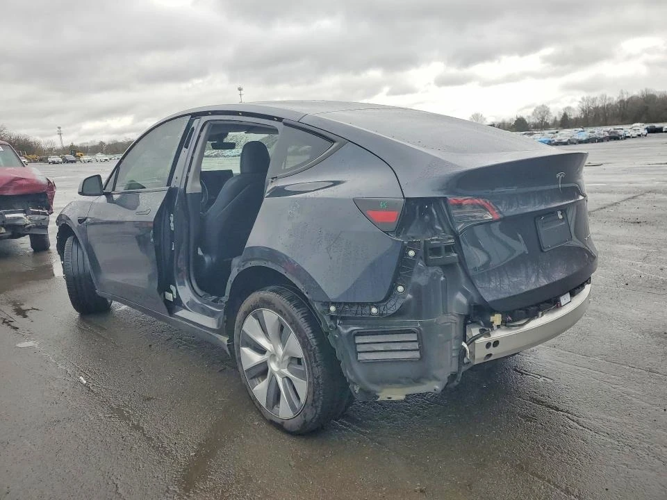 Tesla Model Y, снимка 2 - Автомобили и джипове - 54818731