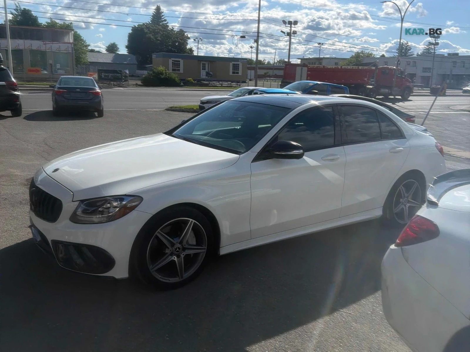 Mercedes-Benz C 300 * AMG Line * KEYLESS *  AвтоКредит * (ЦЕНА ДО БГ), снимка 2 - Автомобили и джипове - 54922985