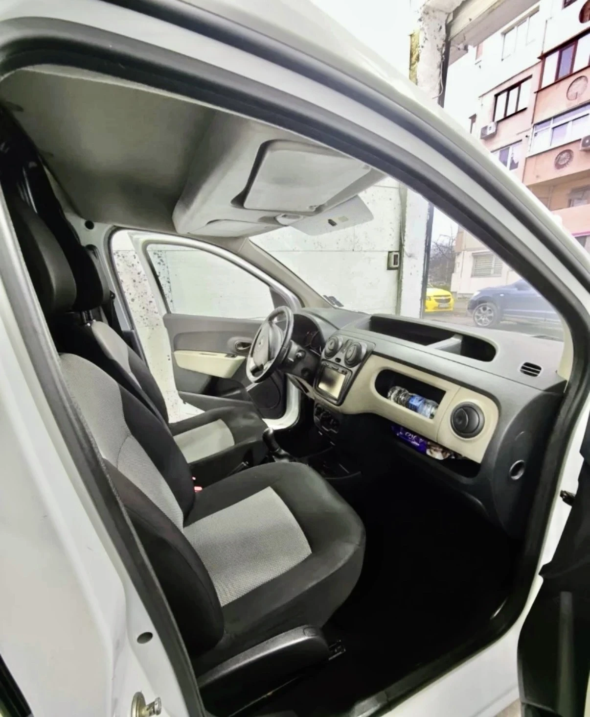 Dacia Dokker 1.5 DCI/95HP* НАВИГАЦИЯ* КЛИМАТИК* ЛИЗИНГ-БАРТЕР* , снимка 3 - Автомобили и джипове - 55203889