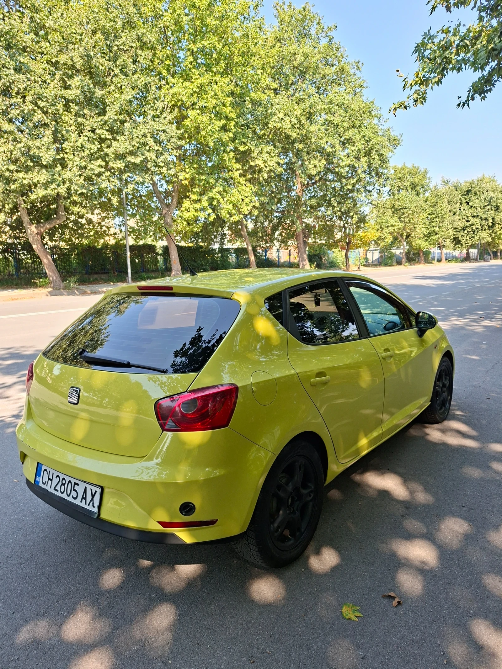 Seat Ibiza 1.2 Газ бензин, снимка 5 - Автомобили и джипове - 55656429