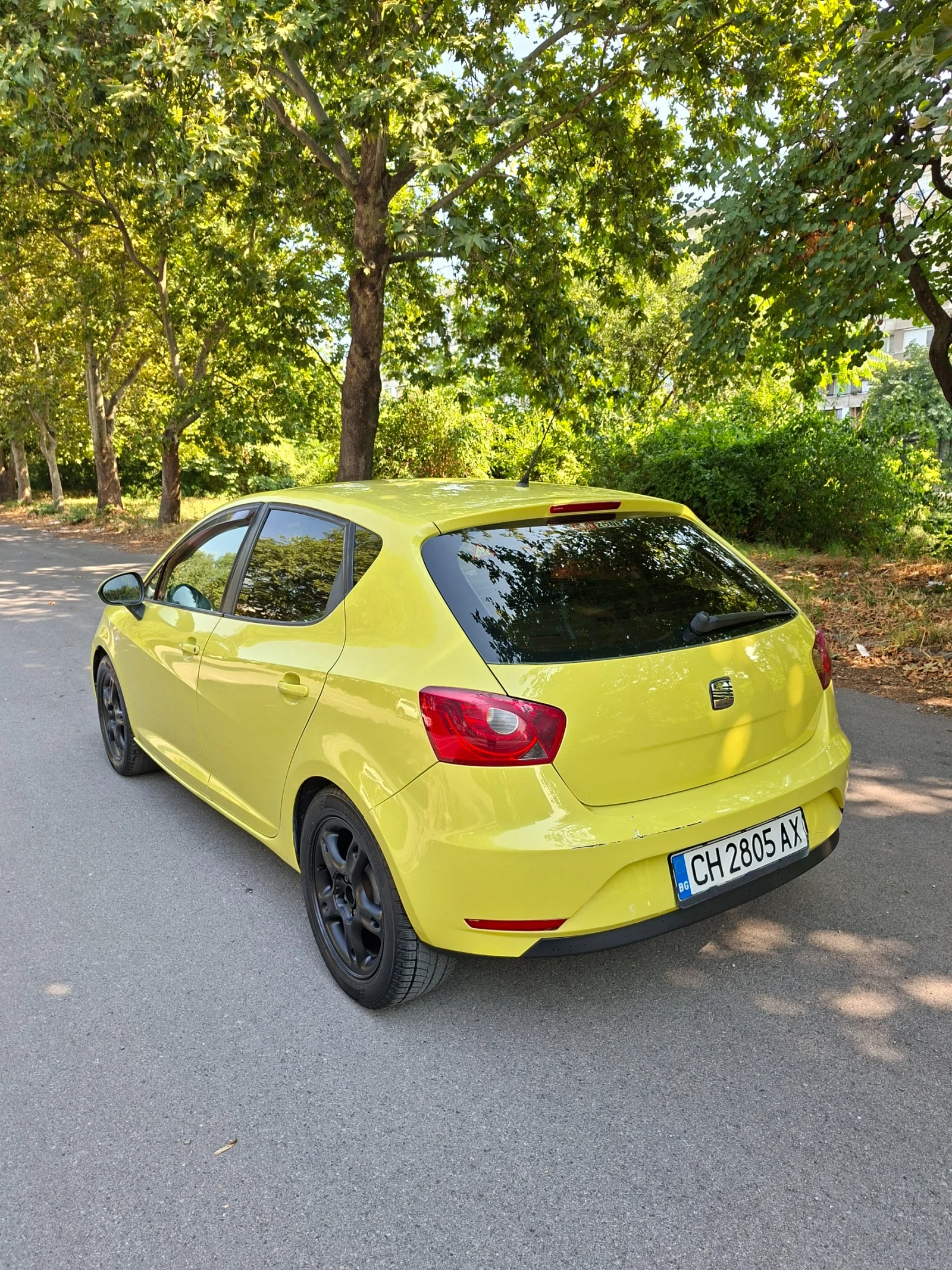 Seat Ibiza 1.2 Газ бензин, снимка 4 - Автомобили и джипове - 55656429