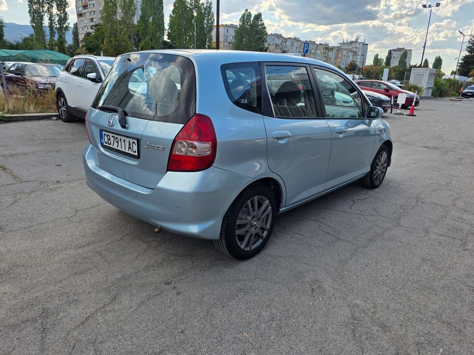 Honda Jazz 1.3i 83k.c, снимка 5 - Автомобили и джипове - 55950926