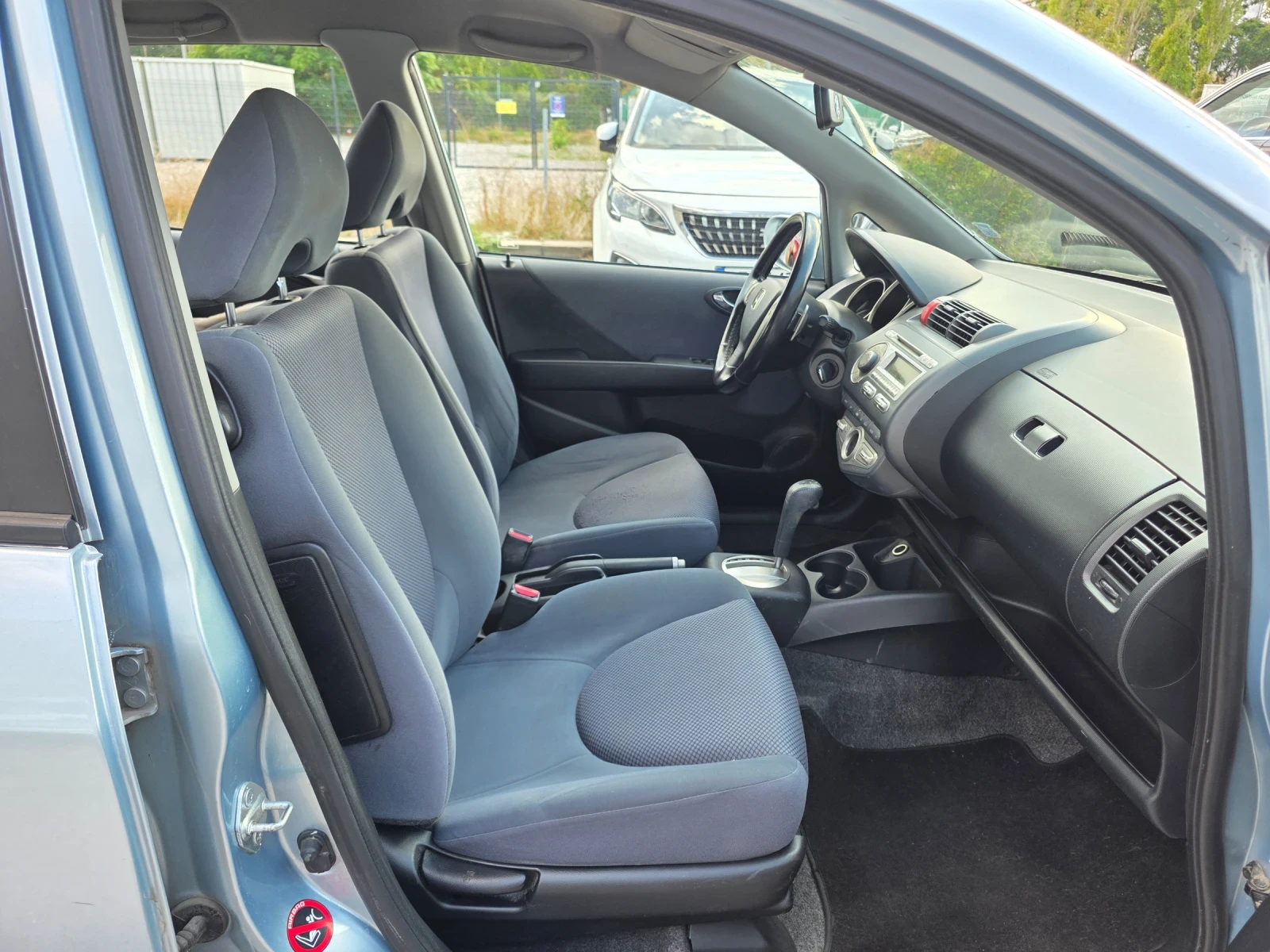 Honda Jazz 1.3i 83k.c, снимка 14 - Автомобили и джипове - 55950926