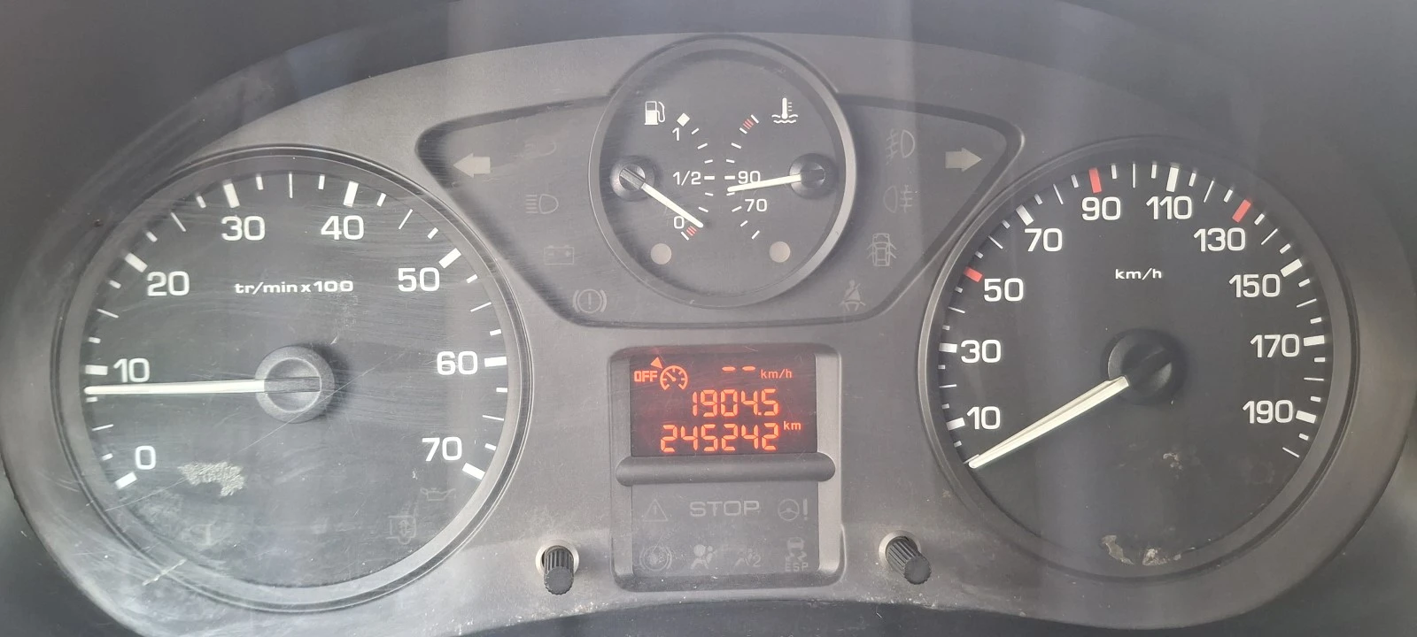 Peugeot Partner 1.6HDi 90PS, снимка 12 - Автомобили и джипове - 56225267