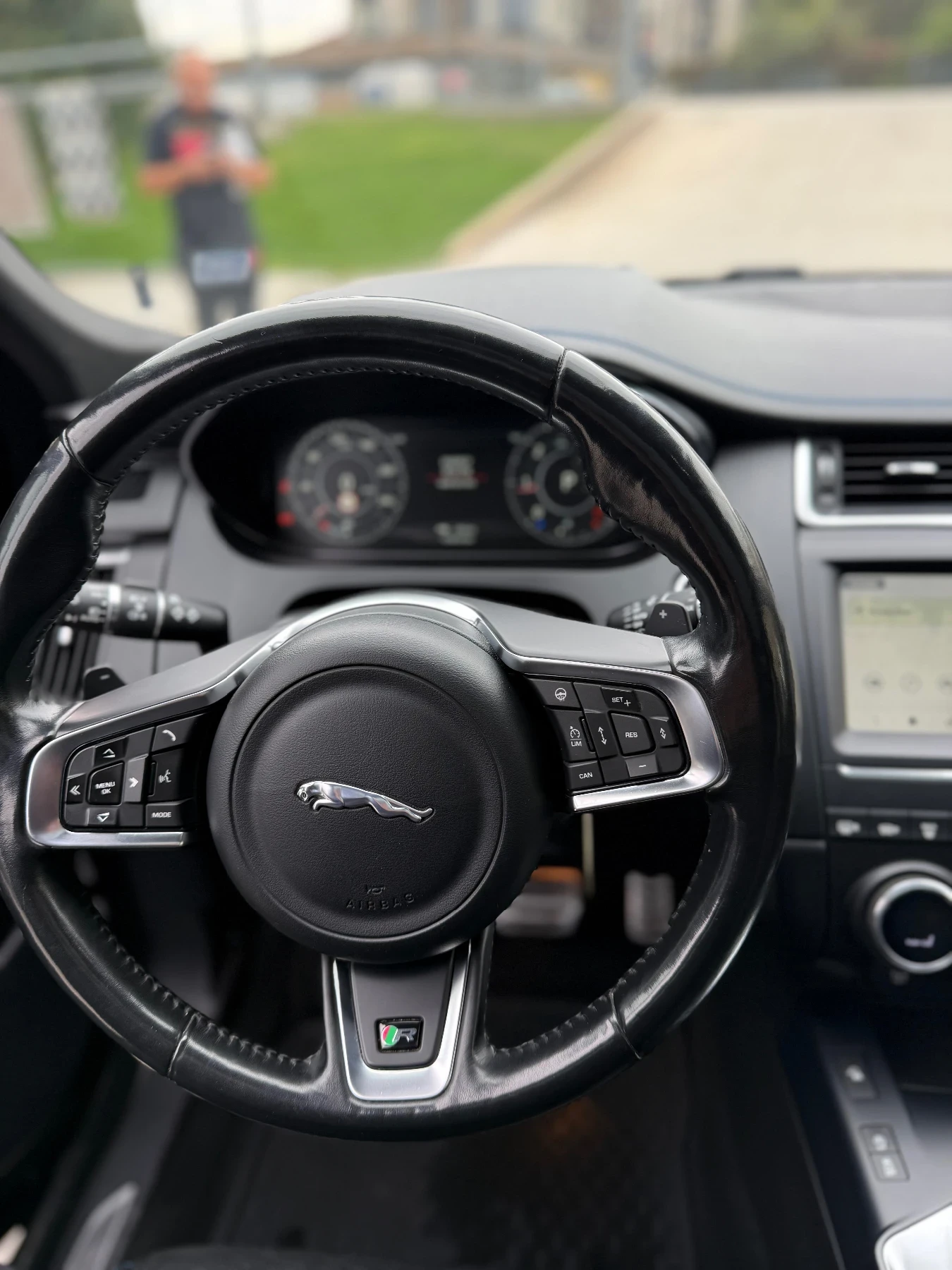 Jaguar E-pace Rdynamic 150AWD, снимка 11 - Автомобили и джипове - 56272044