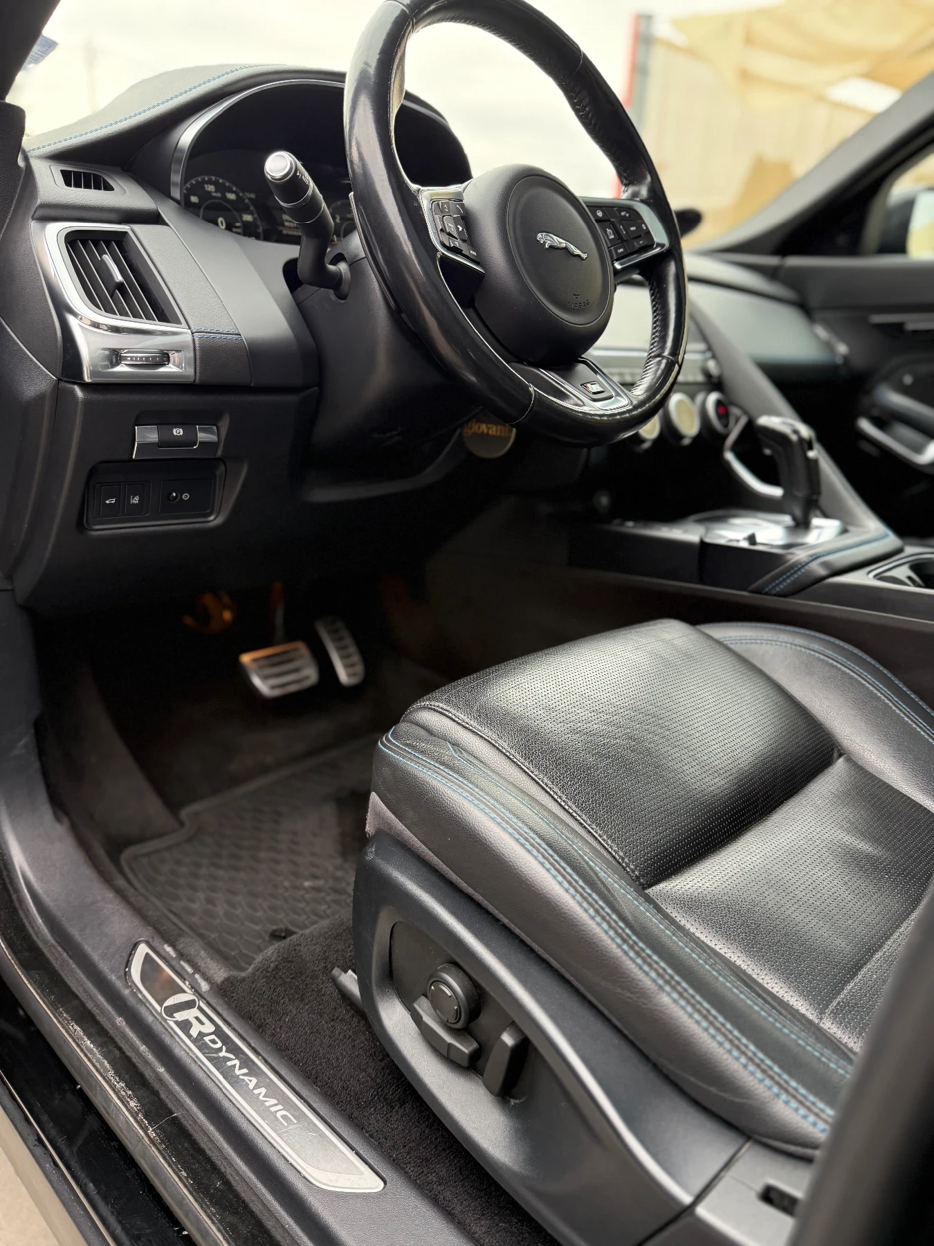 Jaguar E-pace Rdynamic 150AWD, снимка 13 - Автомобили и джипове - 56272044