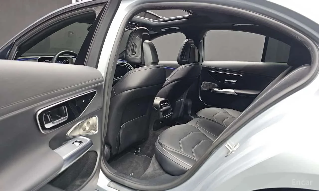Mercedes-Benz E 300 * E300 4MATIC AMG Line * , снимка 12 - Автомобили и джипове - 56585251