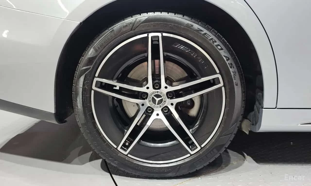 Mercedes-Benz E 300 * E300 4MATIC AMG Line * , снимка 5 - Автомобили и джипове - 56585251