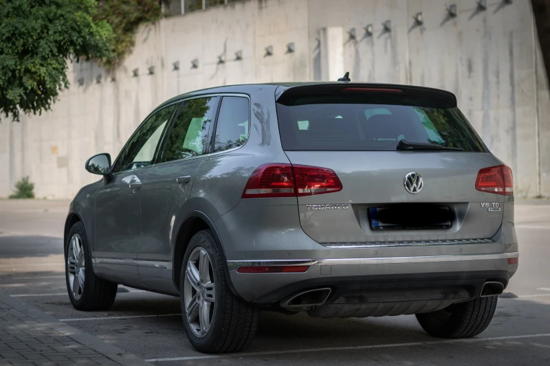 VW Touareg 3.0 TDI Executive, снимка 6 - Автомобили и джипове - 47613746