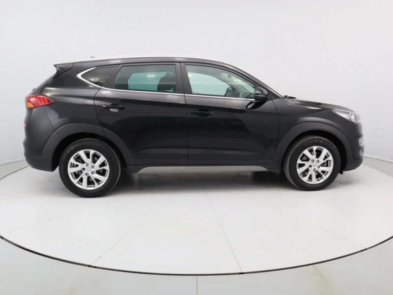Hyundai Tucson 1.6 CRDi , снимка 8 - Автомобили и джипове - 51193338