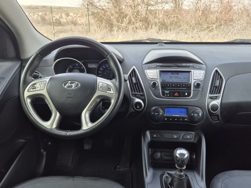 Hyundai IX35 ОБСЛУЖЕНА!! ТОП!!, снимка 10 - Автомобили и джипове - 49466694