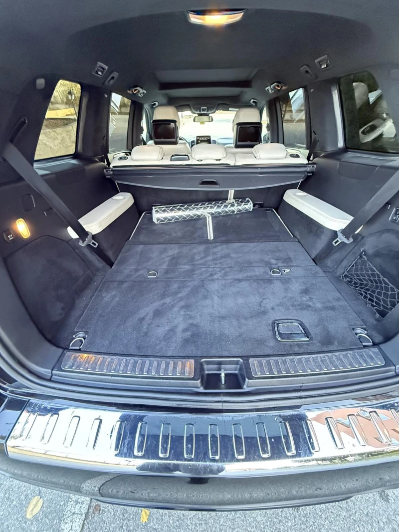Mercedes-Benz GLS 350  Designo Edition , снимка 12 - Автомобили и джипове - 52405562