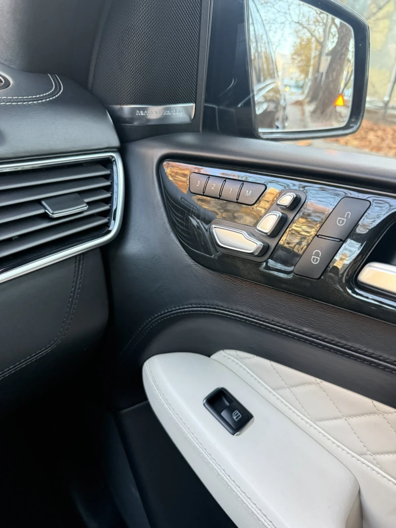 Mercedes-Benz GLS 350  Designo Edition , снимка 10 - Автомобили и джипове - 52405562