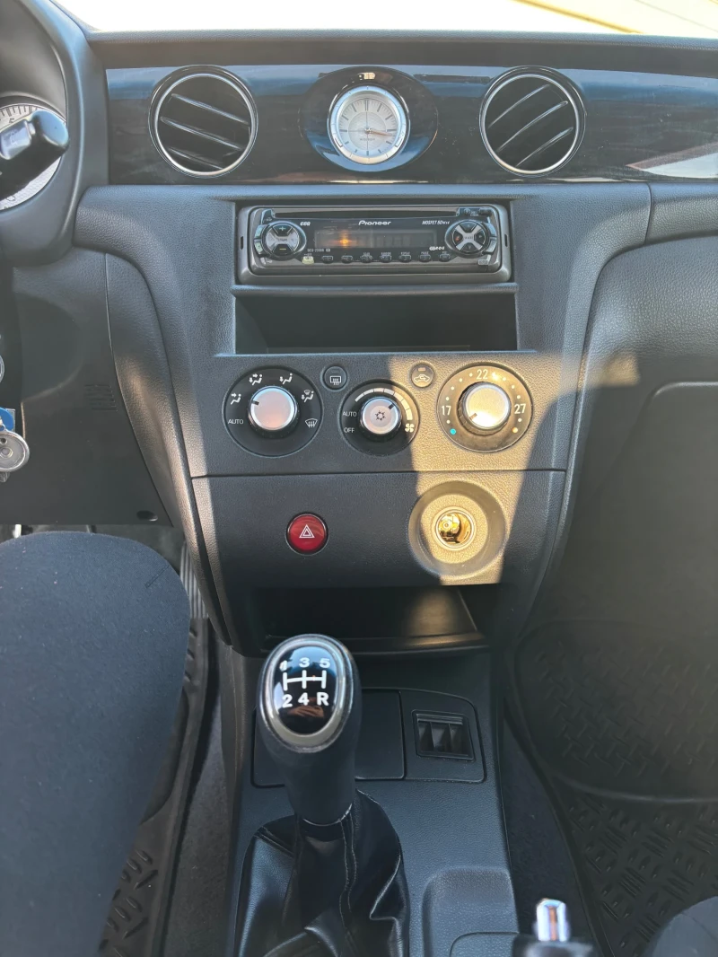 Mitsubishi Outlander 2.4 4x4 газ, бензин , снимка 13 - Автомобили и джипове - 52553712