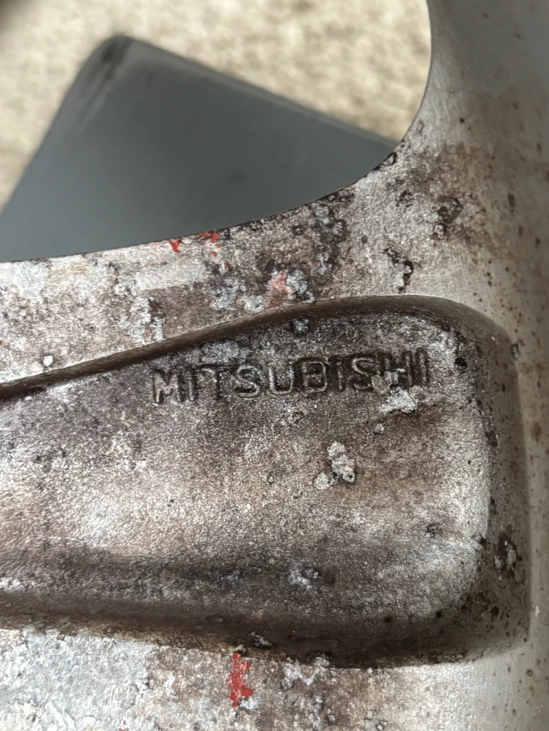 Mitsubishi Outlander Джанти 215/60/16 марка на гуми нокиан , снимка 3 - Автомобили и джипове - 52894308