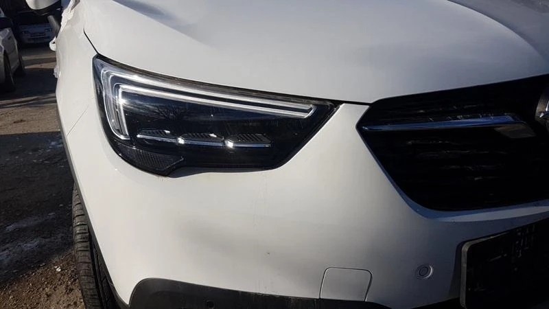 Opel Crossland X 1.2турбо, снимка 2 - Автомобили и джипове - 42072248