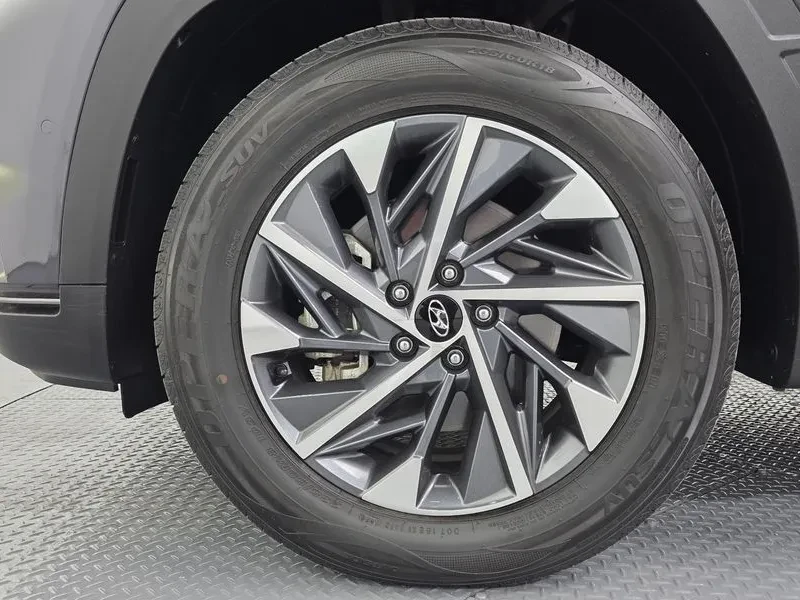 Hyundai Tucson, снимка 5 - Автомобили и джипове - 54833368