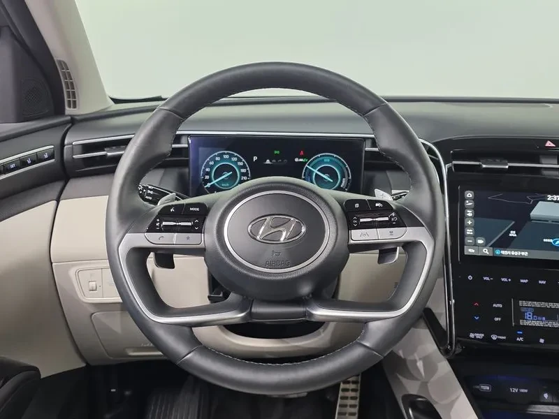 Hyundai Tucson, снимка 14 - Автомобили и джипове - 54833368