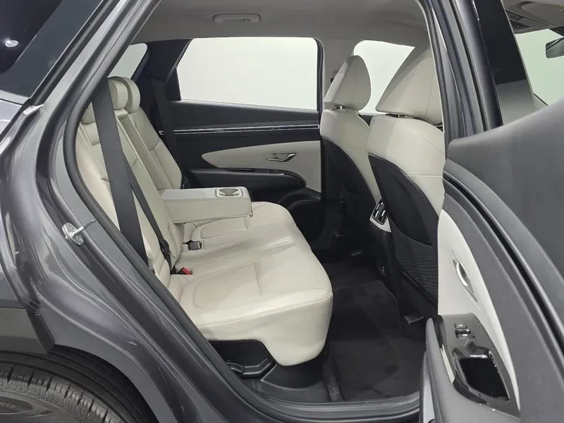 Hyundai Tucson, снимка 11 - Автомобили и джипове - 54833368