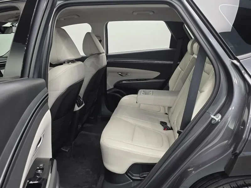 Hyundai Tucson, снимка 12 - Автомобили и джипове - 54833368