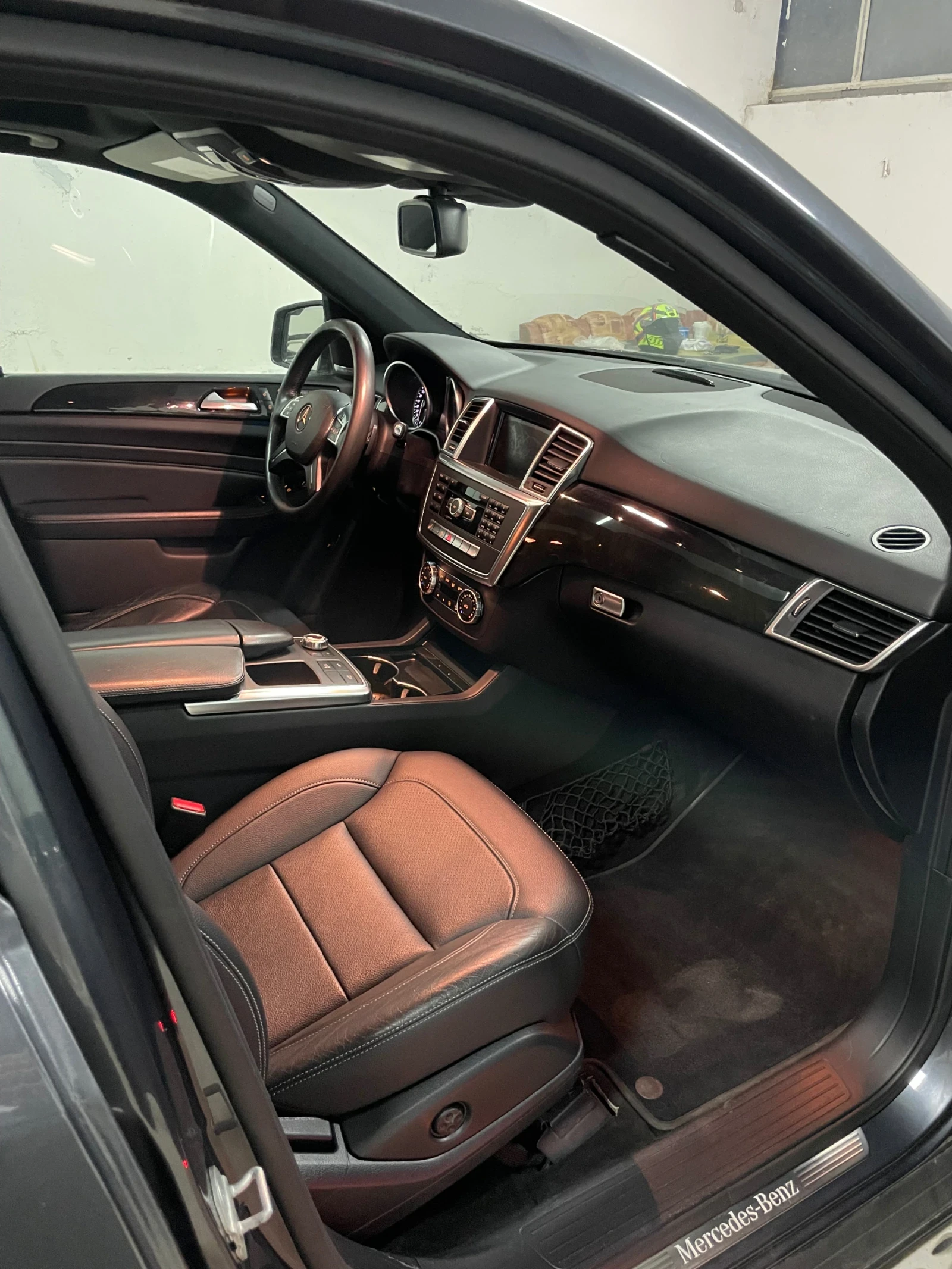 Mercedes-Benz ML 350  - изображение 8