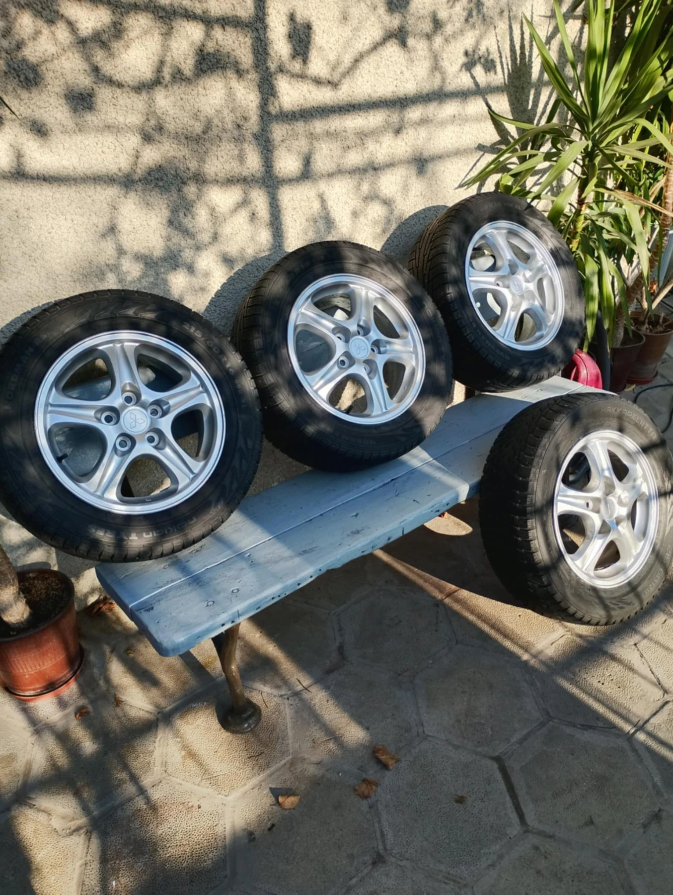 Mitsubishi Outlander ������ 215/60/16 ����� �� ���� ������  | Mobile.bg � ����������� 2