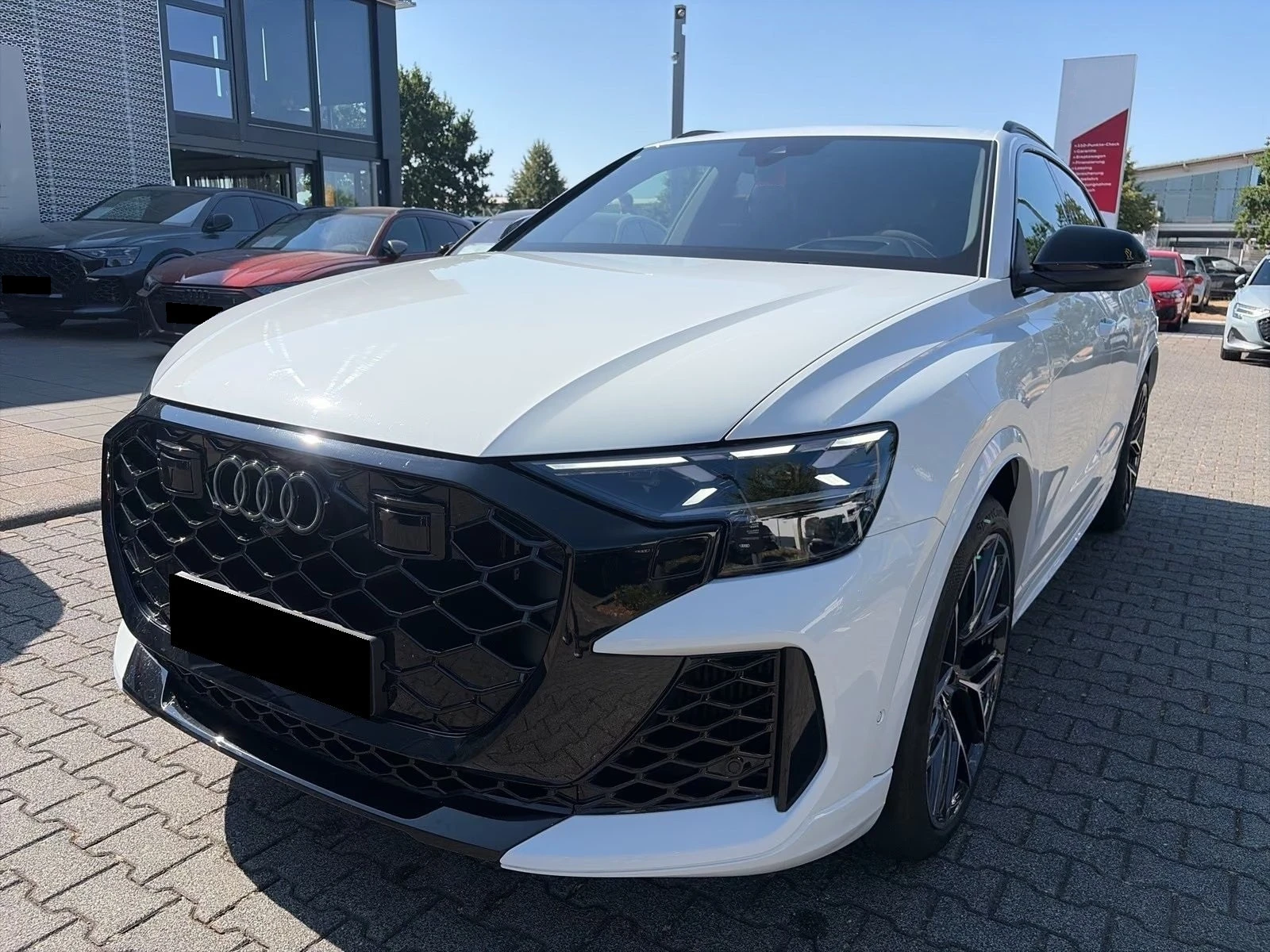 Audi RSQ8 FACELIFT/ BLACK OPTIC/ EXCLUSIVE/ MATRIX/HUD/ PANO, снимка 3 - Автомобили и джипове - 56018059