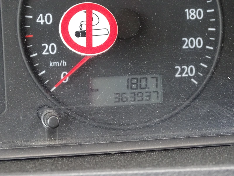 VW T5 9 МЕСТА С  КЛИМАТИК, снимка 16 - Бусове и автобуси - 50351305