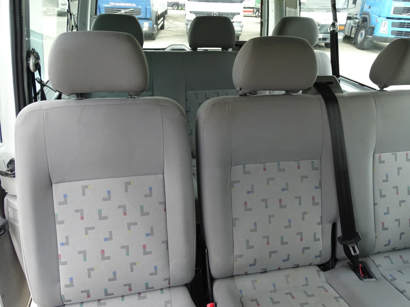 VW T5 9 МЕСТА С  КЛИМАТИК, снимка 15 - Бусове и автобуси - 50351305