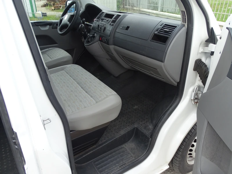 VW T5 9 МЕСТА С  КЛИМАТИК, снимка 13 - Бусове и автобуси - 50351305