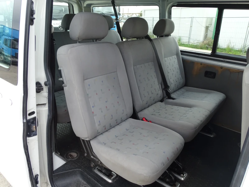 VW T5 9 МЕСТА С  КЛИМАТИК, снимка 12 - Бусове и автобуси - 50351305