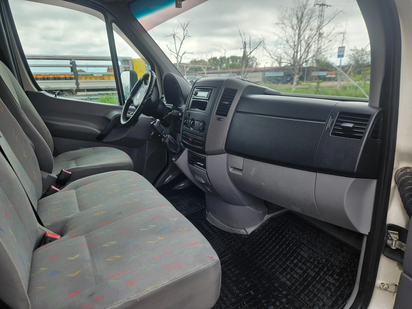 VW Crafter Пътна помощ, снимка 11 - Бусове и автобуси - 54589587