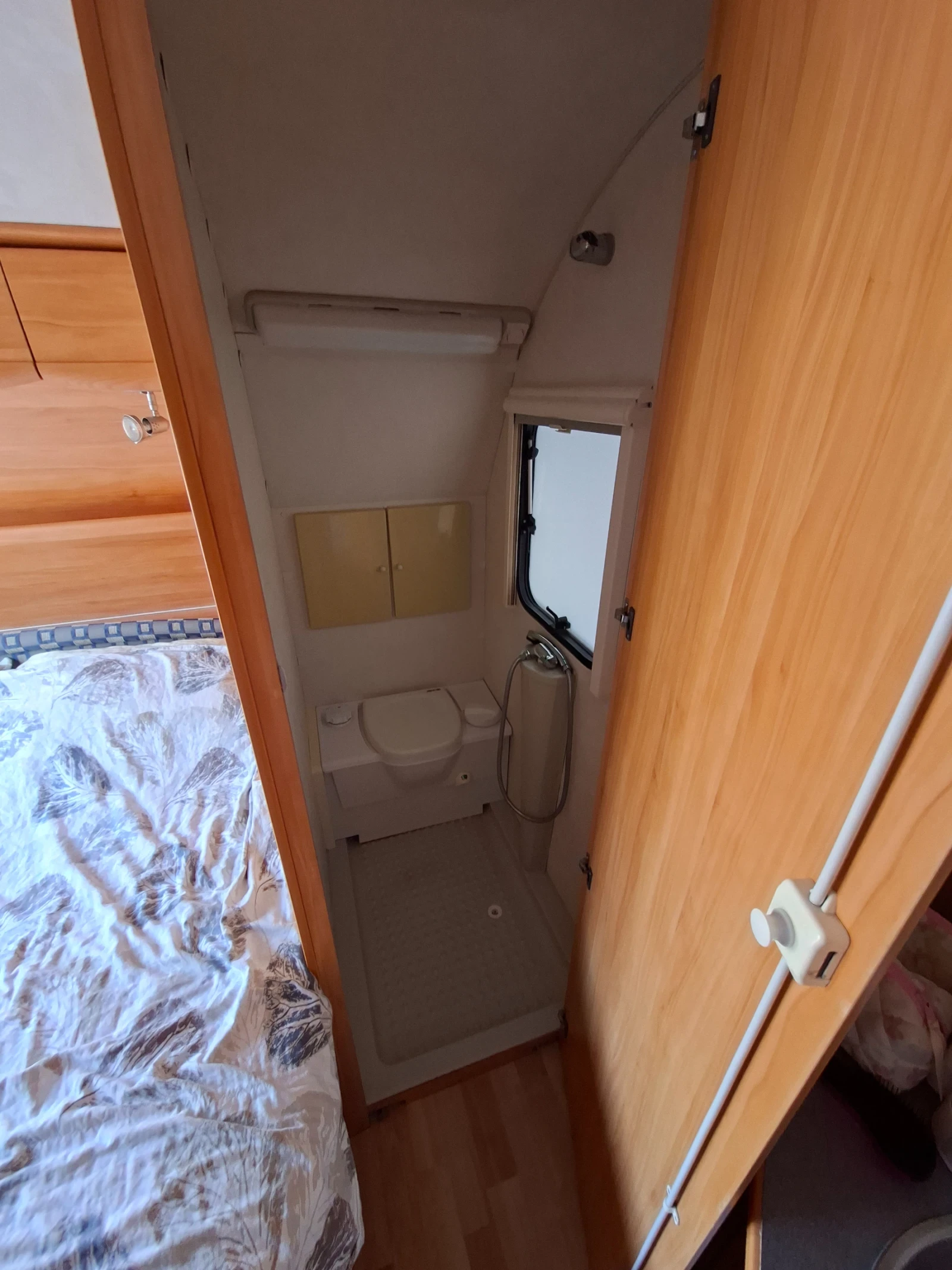 Каравана Adria, снимка 15 - Каравани и кемпери - 55804738