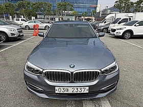 BMW 530 BLIND SPOT* HUD* ЕЛ. БАГАЖНИК* ЛЮК* КРАЙНА ЦЕНА, снимка 3