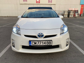 Toyota Prius БЯЛА ПЕРЛА* ГАЗ с OBD* СОЛАР* CarPlay* НОВИ ГУМИ* , снимка 6