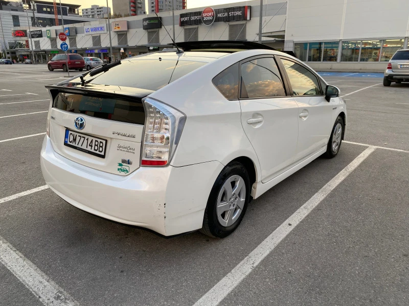 Toyota Prius БЯЛА ПЕРЛА* ГАЗ с OBD* СОЛАР* CarPlay* НОВИ ГУМИ* , снимка 3 - Автомобили и джипове - 46738407