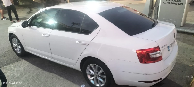 Skoda Octavia, снимка 4 - Автомобили и джипове - 47573916