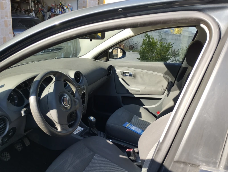 Seat Ibiza, снимка 7 - Автомобили и джипове - 49026842