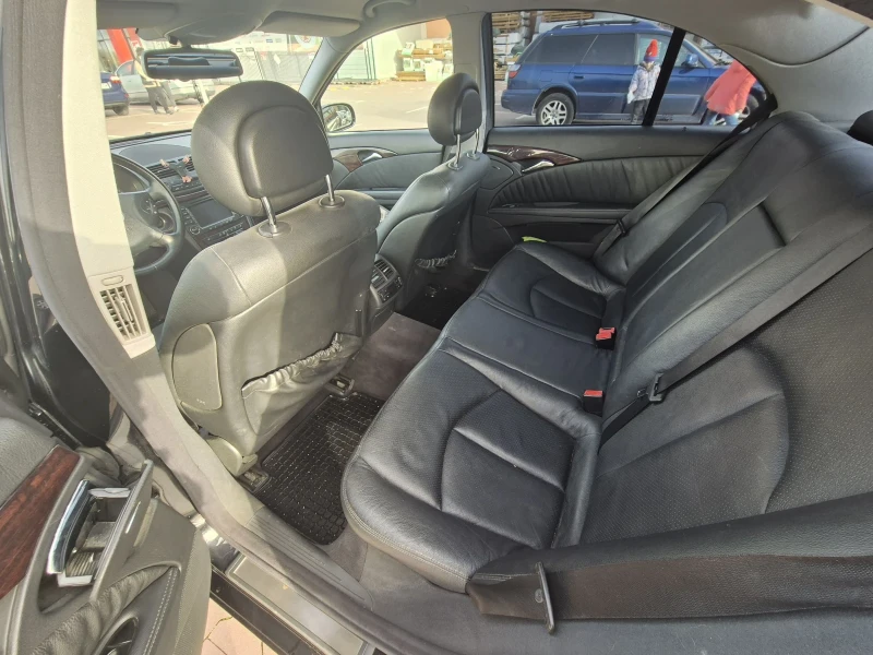 Mercedes-Benz E 220 150 hp, снимка 12 - Автомобили и джипове - 52434646