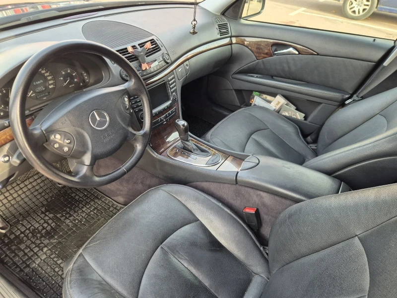 Mercedes-Benz E 220 150 hp, снимка 11 - Автомобили и джипове - 52434646