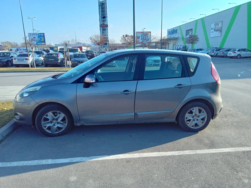 Renault Scenic 1.9 dCi, снимка 2 - Автомобили и джипове - 53157669