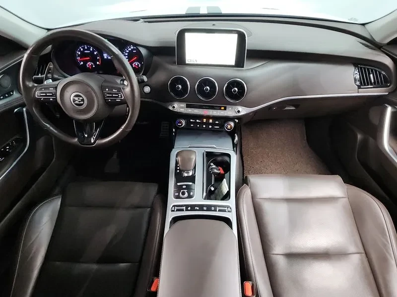 Kia Stinger 2.0 Turbo 2Wd Dream Edition, снимка 7 - Автомобили и джипове - 55090224