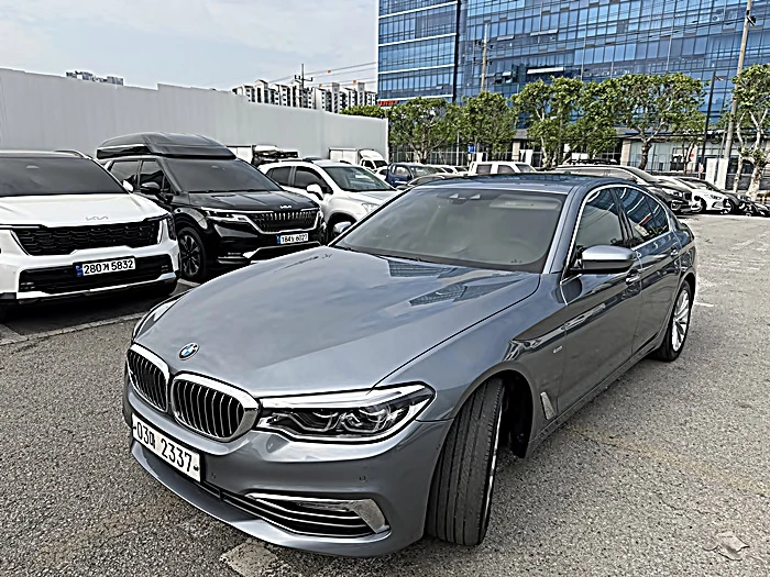 BMW 530 BLIND SPOT* HUD* ЕЛ. БАГАЖНИК* ЛЮК* КРАЙНА ЦЕНА