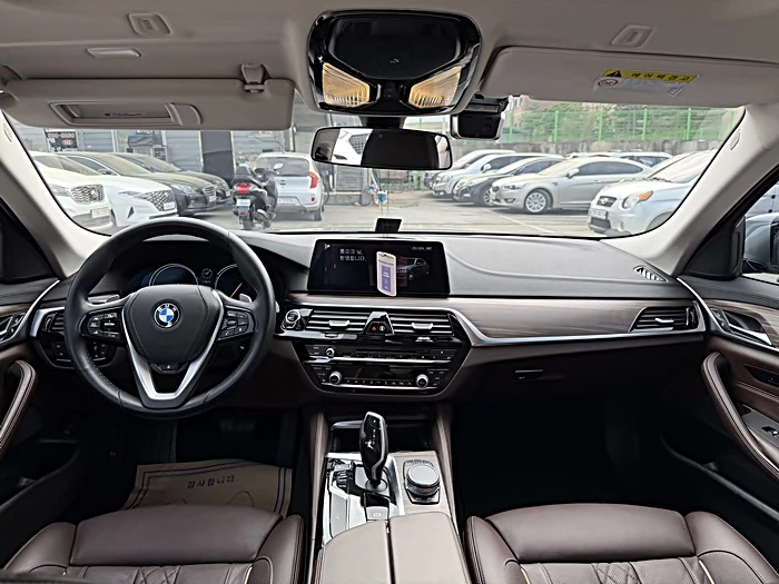 BMW 530 BLIND SPOT* HUD* ЕЛ. БАГАЖНИК* ЛЮК* КРАЙНА ЦЕНА, снимка 7 - Автомобили и джипове - 55344747