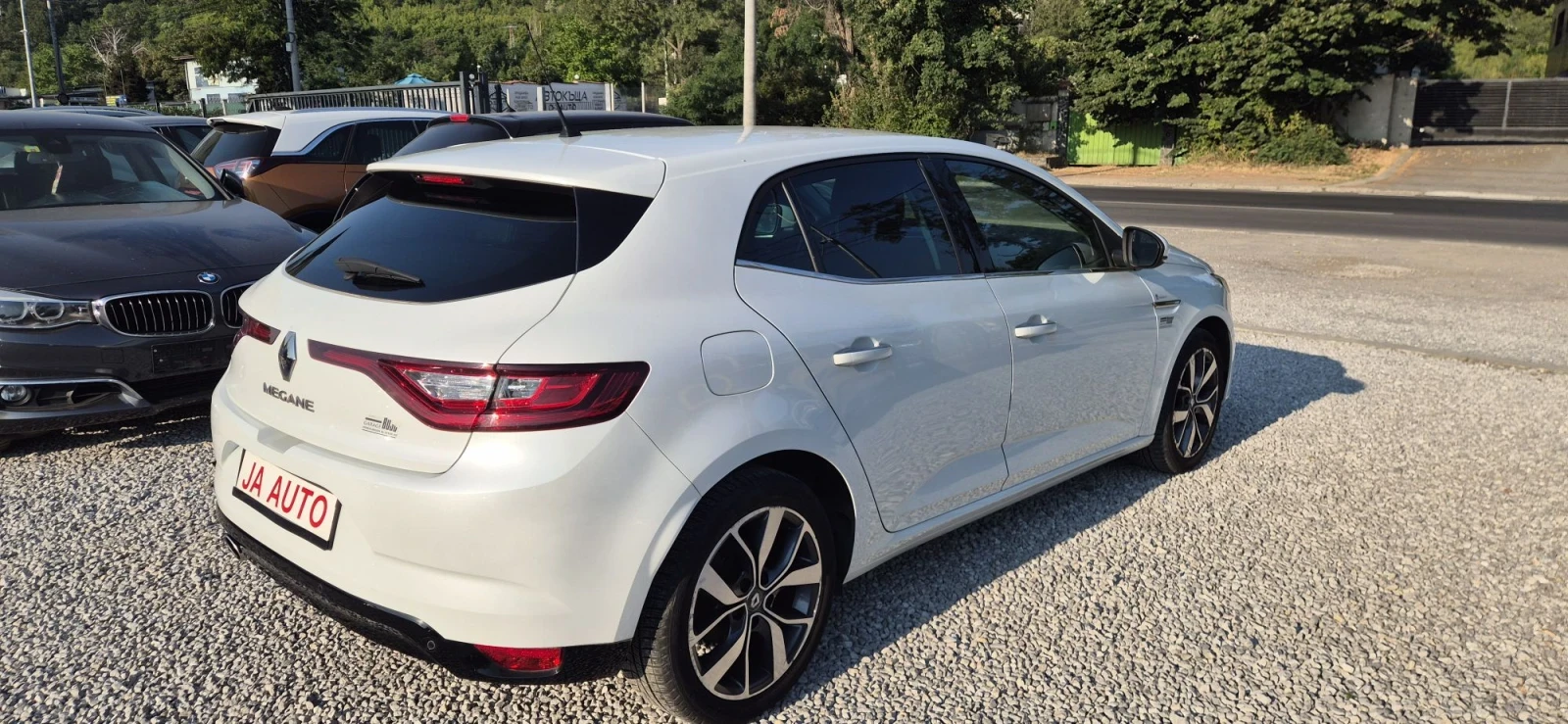 Renault Megane 1.2Т-131кс.6скор., снимка 5 - Автомобили и джипове - 45061336