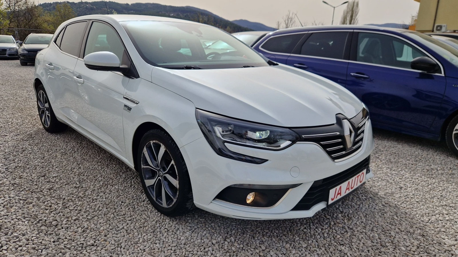 Renault Megane 1.2Т-131кс.NAVY - изображение 4