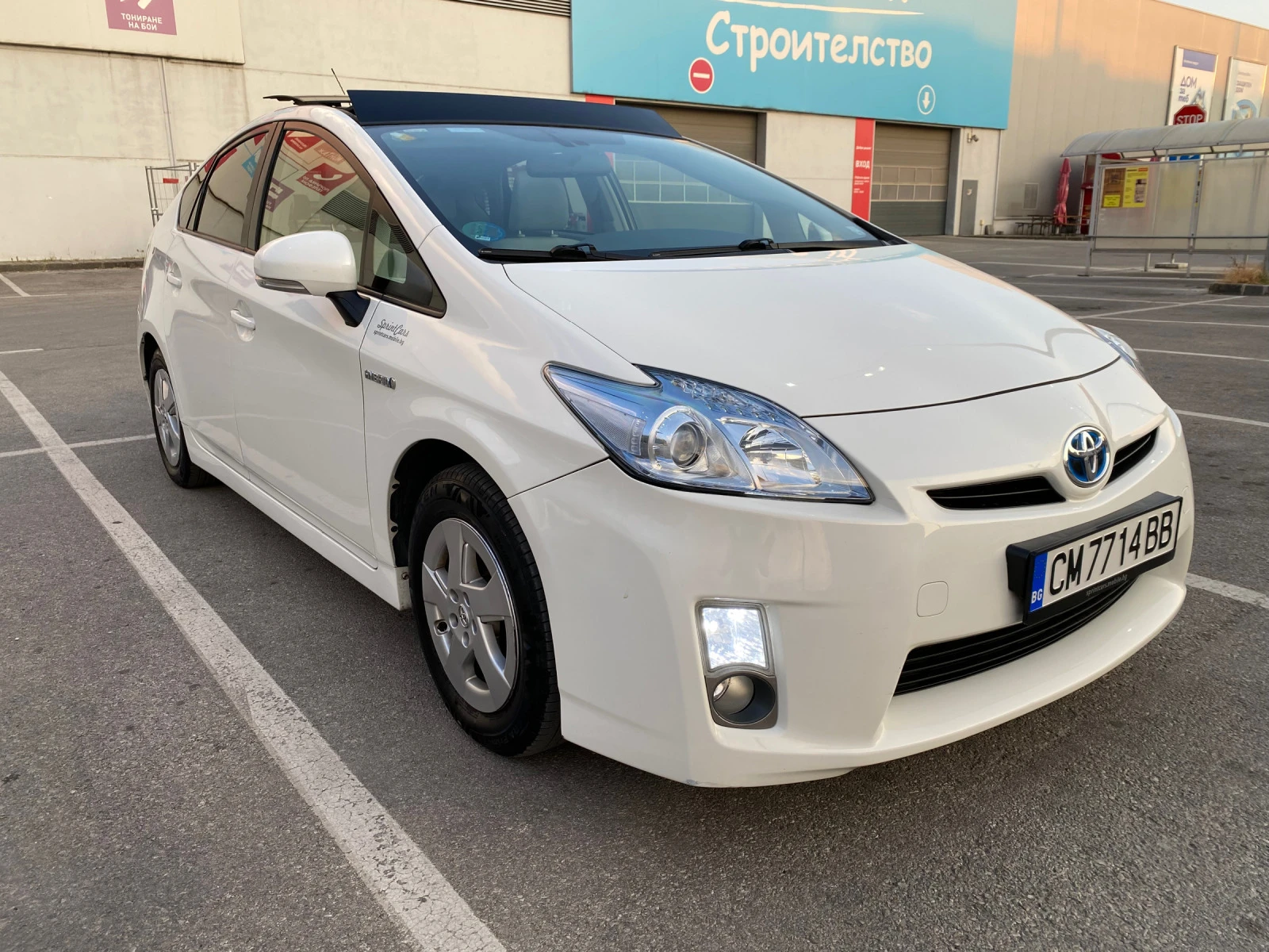 Toyota Prius БЯЛА ПЕРЛА* ГАЗ с OBD* СОЛАР* CarPlay* НОВИ ГУМИ*  - изображение 5