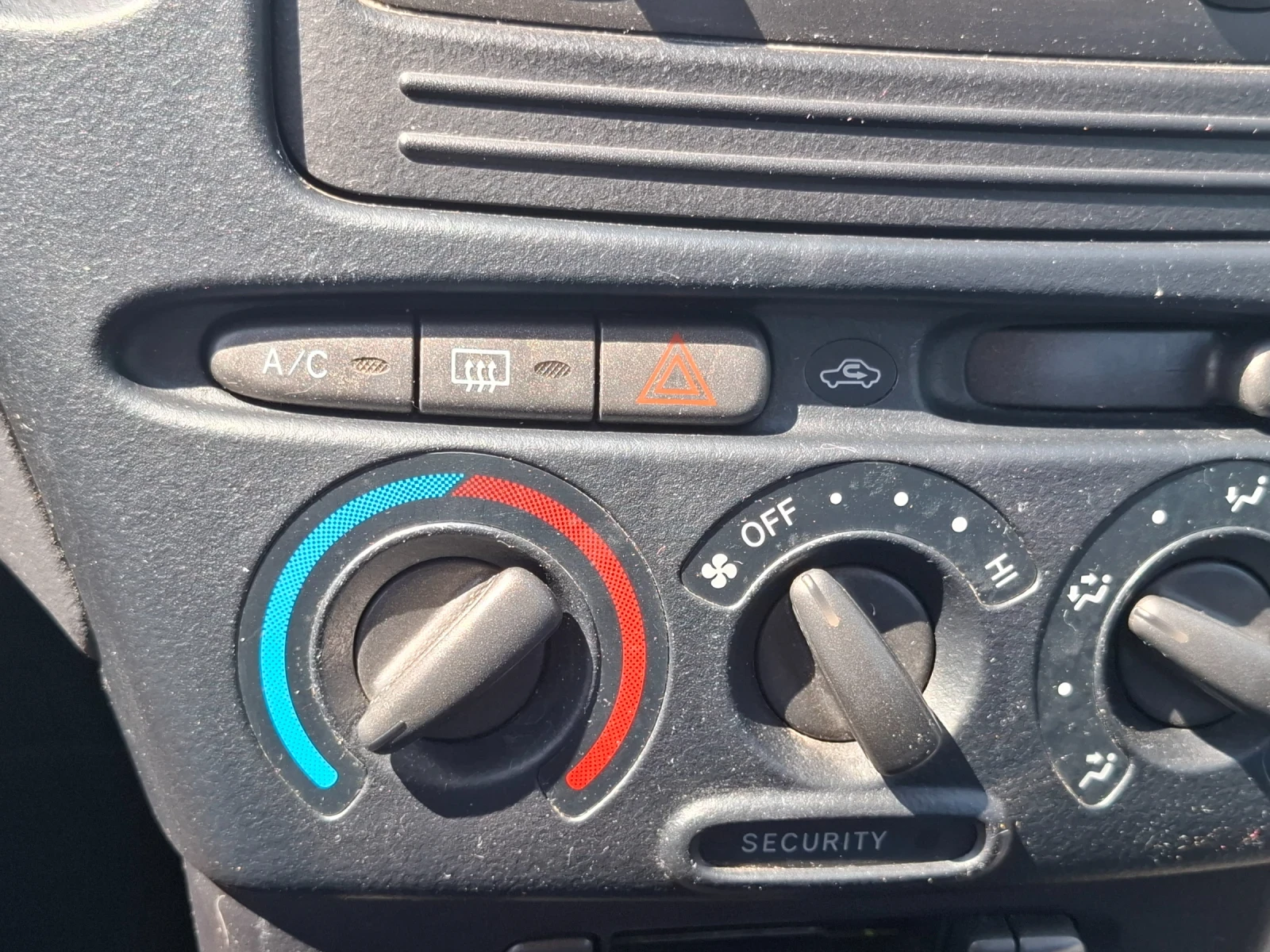 Toyota Yaris verso АВТОМАТ - изображение 10