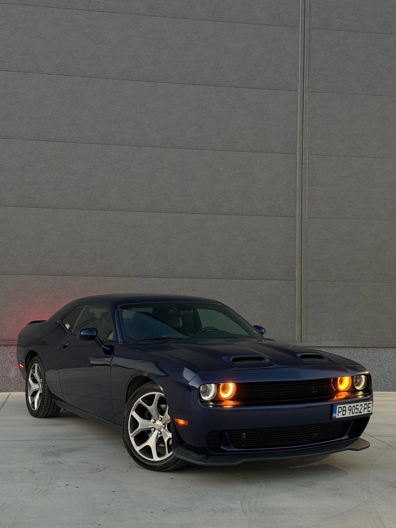 Dodge Challenger 5.7 HEMI RT/SRT* ОБДУХ* ПОДГРЕВ* ALPINESOUND* , снимка 2 - Автомобили и джипове - 55506743
